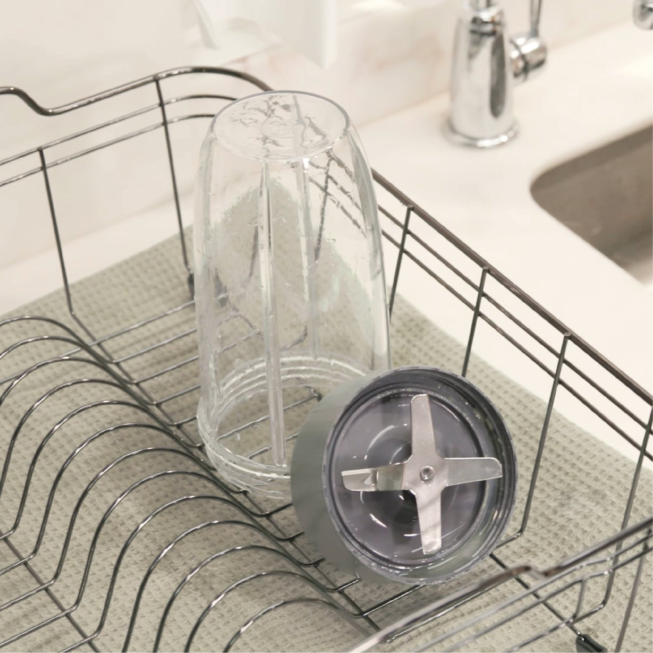 Features_04 Features_04