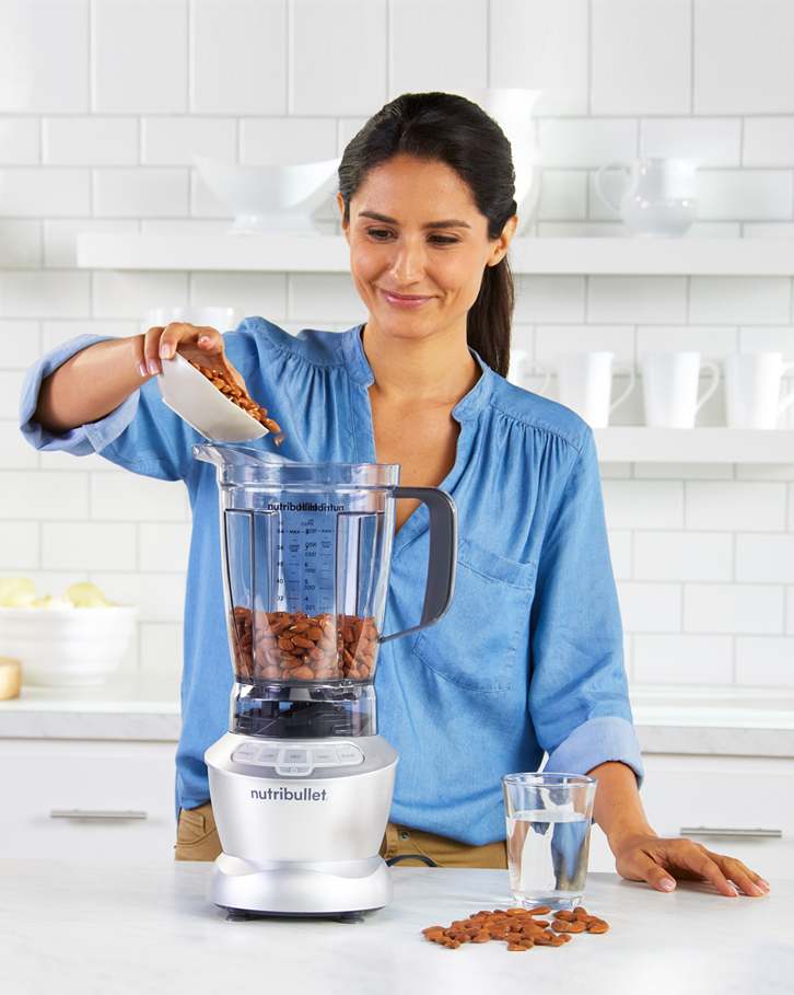 Renewed NutriBullet Blender Combo 1200 Blender / Mixer / Smoothie Maker